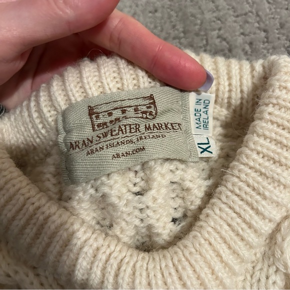 Aran Traditional Irish Wool Cable Knit Sweater - Picture 4 of 10